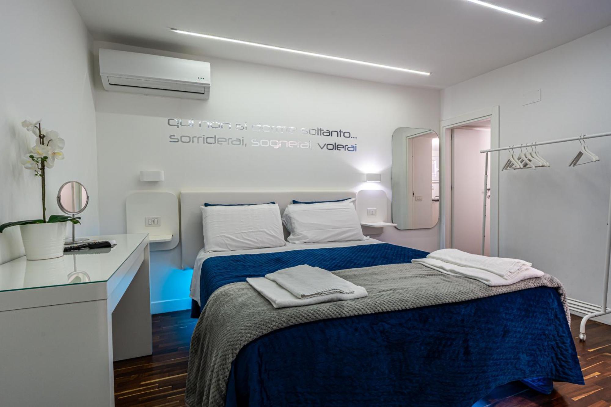 Skyhouse Duomo Bed & Breakfast Наполи Екстериор снимка