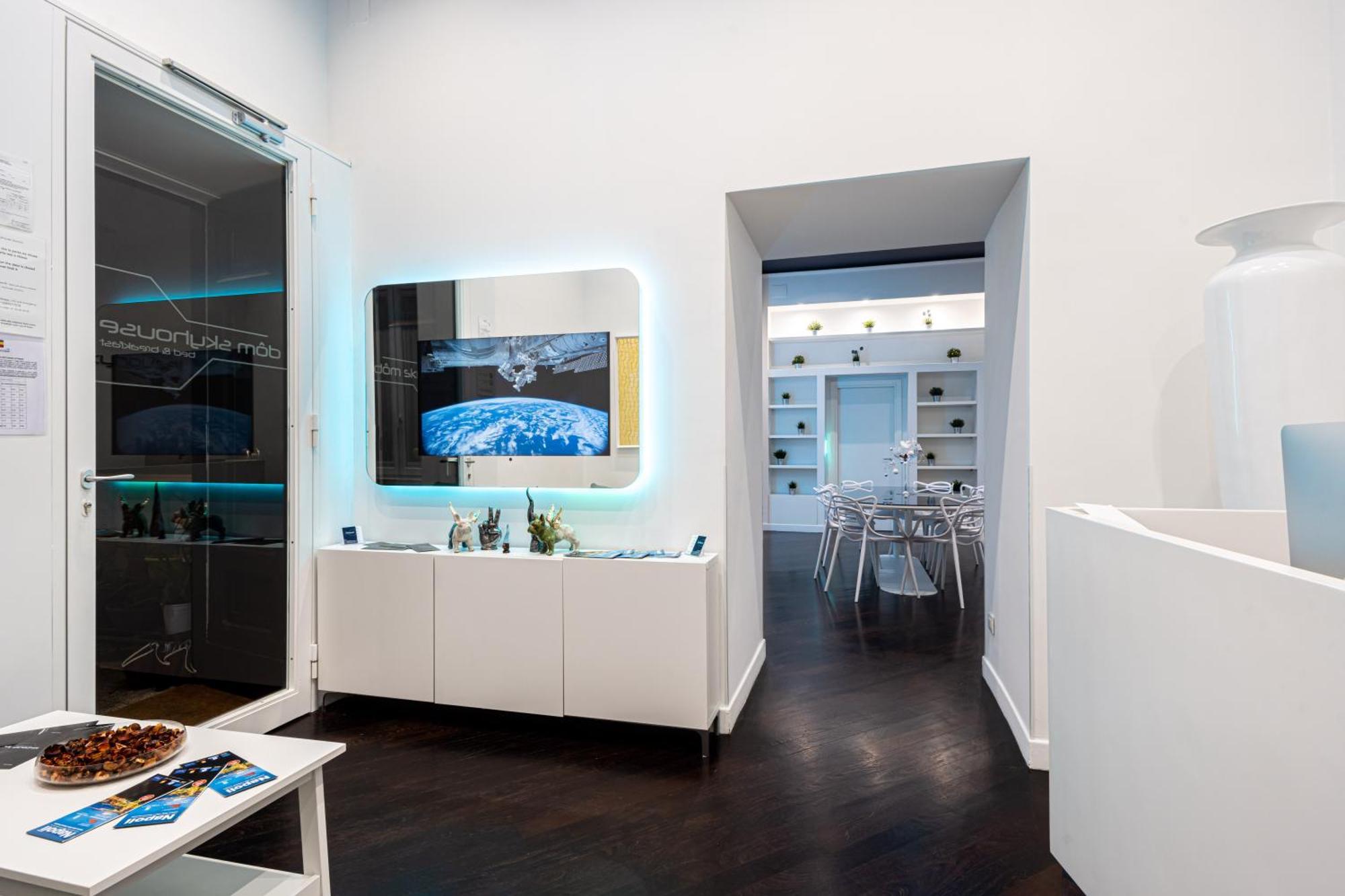 Skyhouse Duomo Bed & Breakfast Наполи Екстериор снимка
