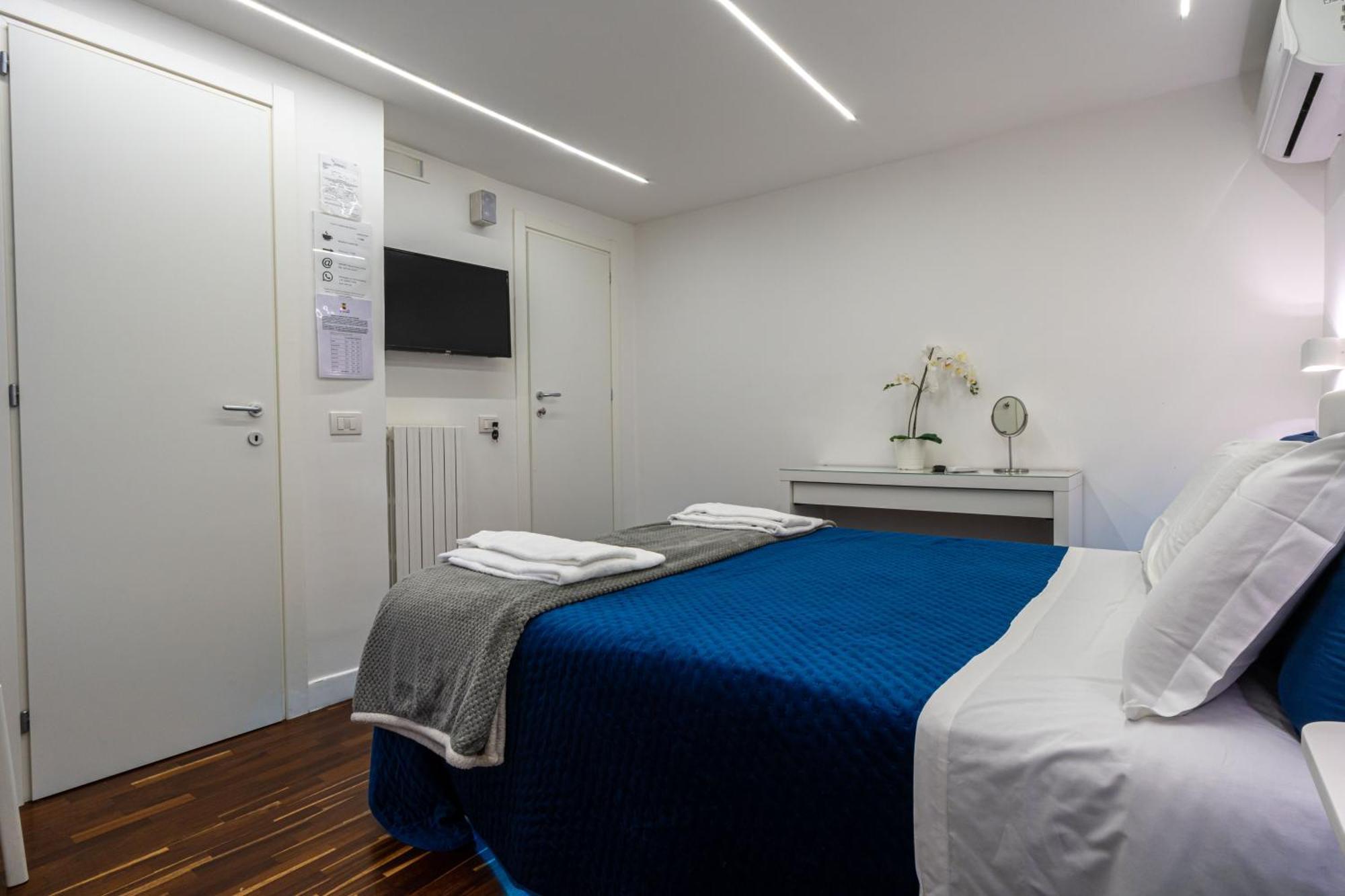 Skyhouse Duomo Bed & Breakfast Наполи Екстериор снимка